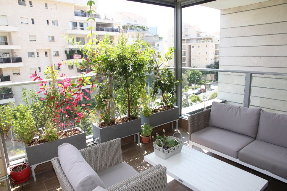 מרפסת קטנה בדירת קבלן