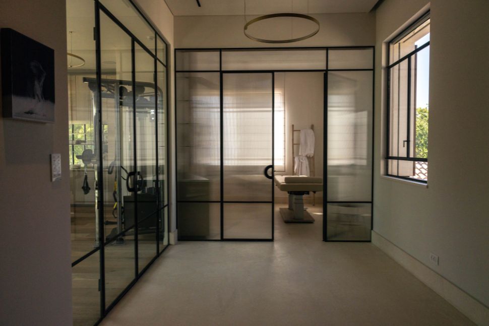 חדר כושר וחדר מסג'