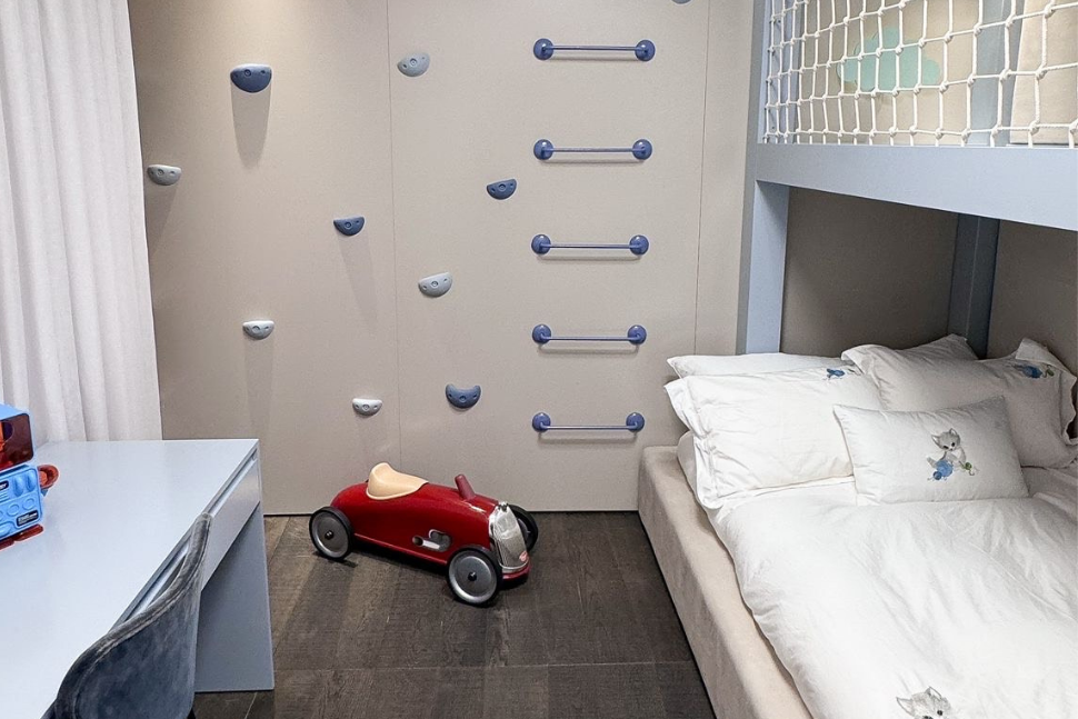 חדר ילדים קיר טיפוס