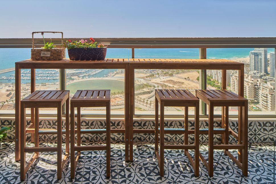 מרפסת מול הים