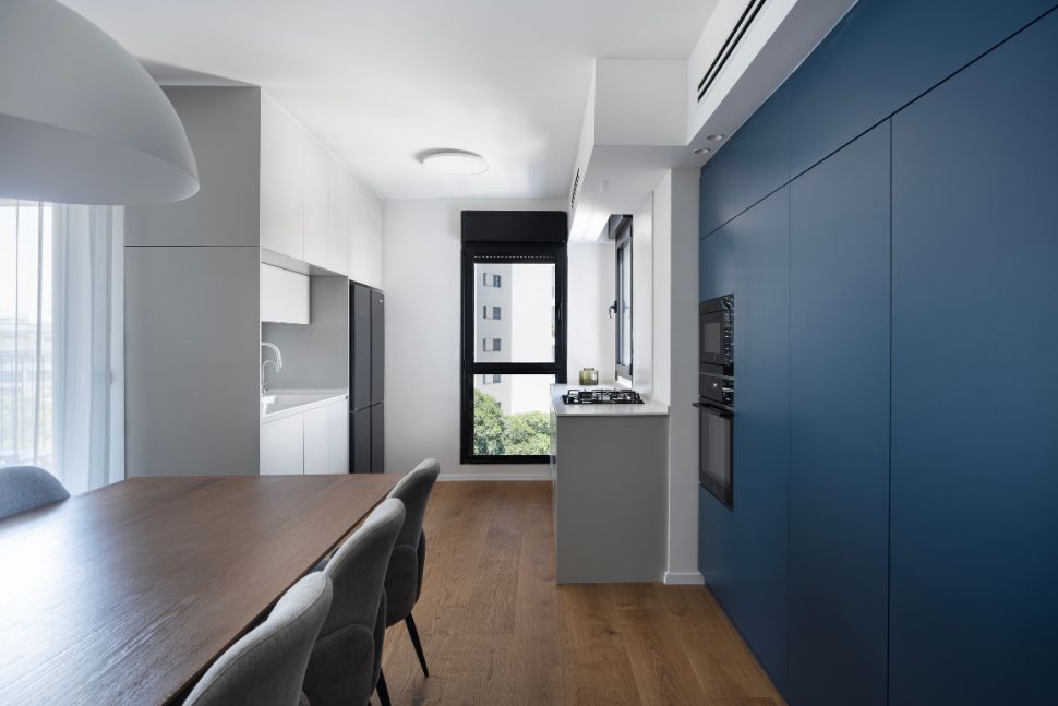 ארון בפינת אוכל