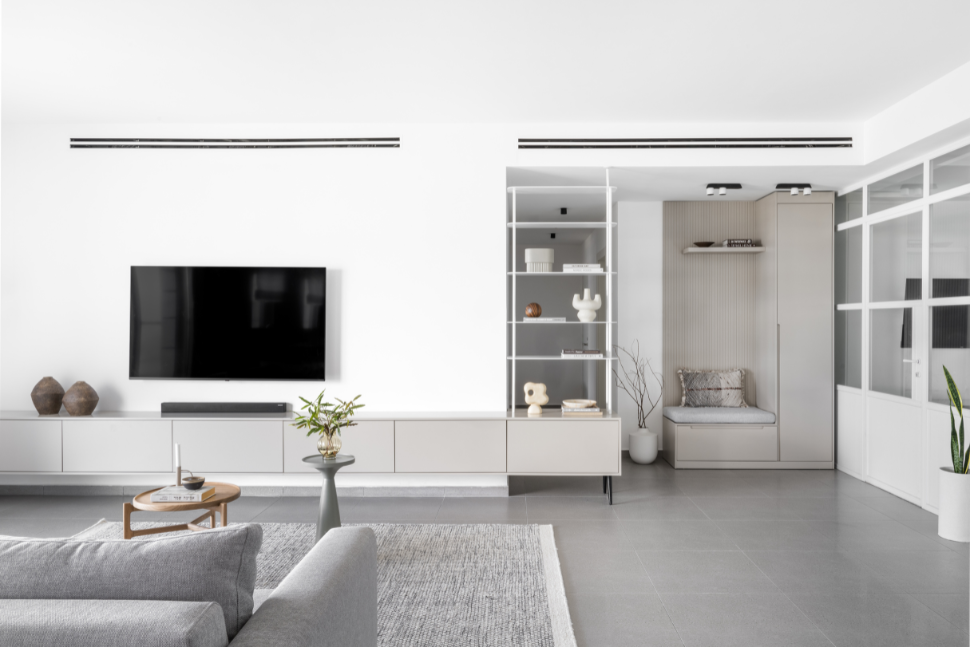 סלון ומחיצה למסדרון