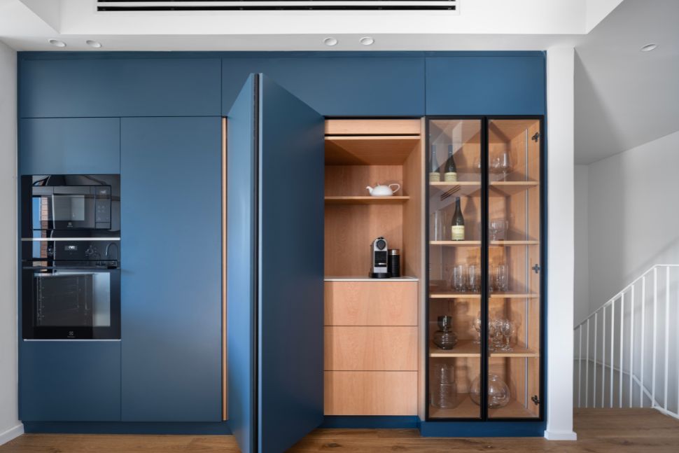 ארון בפינת אוכל