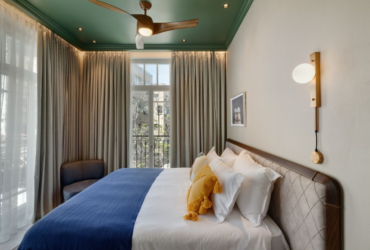 בקו התפר: 8 רעיונות לעיצוב חיבור הקיר לתקרה