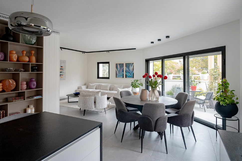 פינת אוכל וסלון