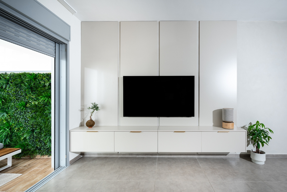 קיר כח בסלון טיח ערבה