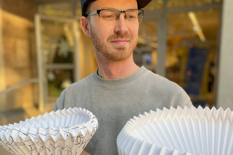 מעצב גופי תאורה מאוריגמי