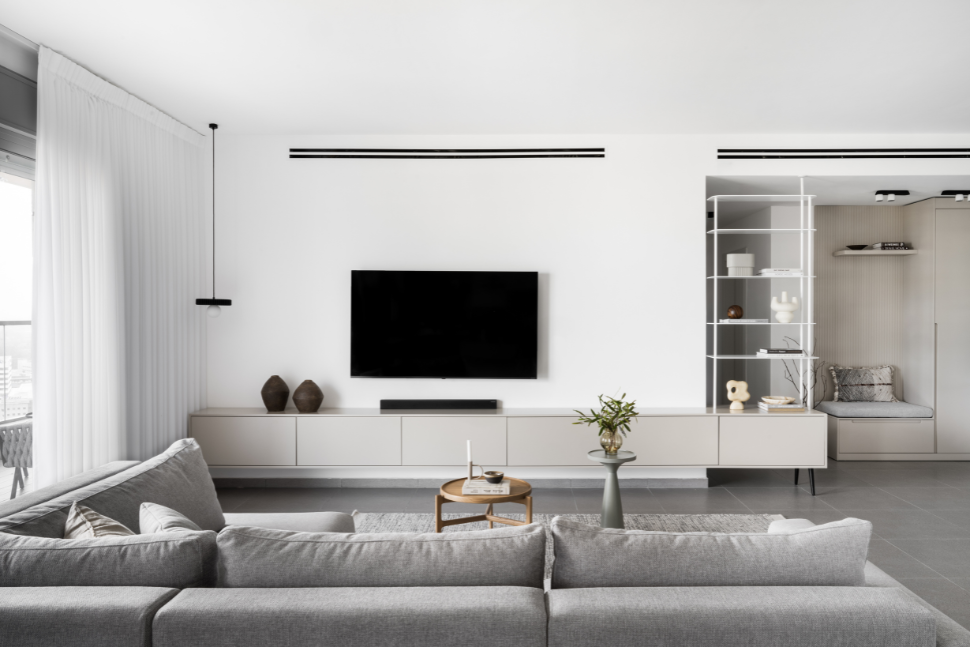 מחיצה מסתירה מסדרון