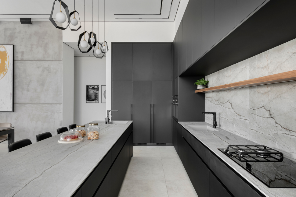 מטבח בקווים מקבילים