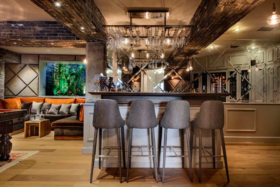 בר משקאות במרתף