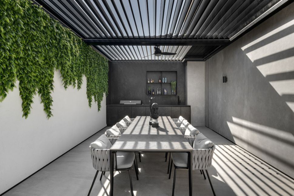 פינת אוכל חיצונית