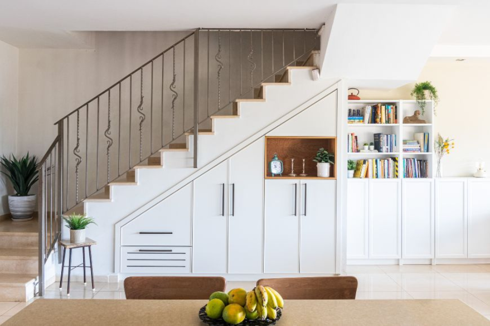 ארונות מתחת למדרגות