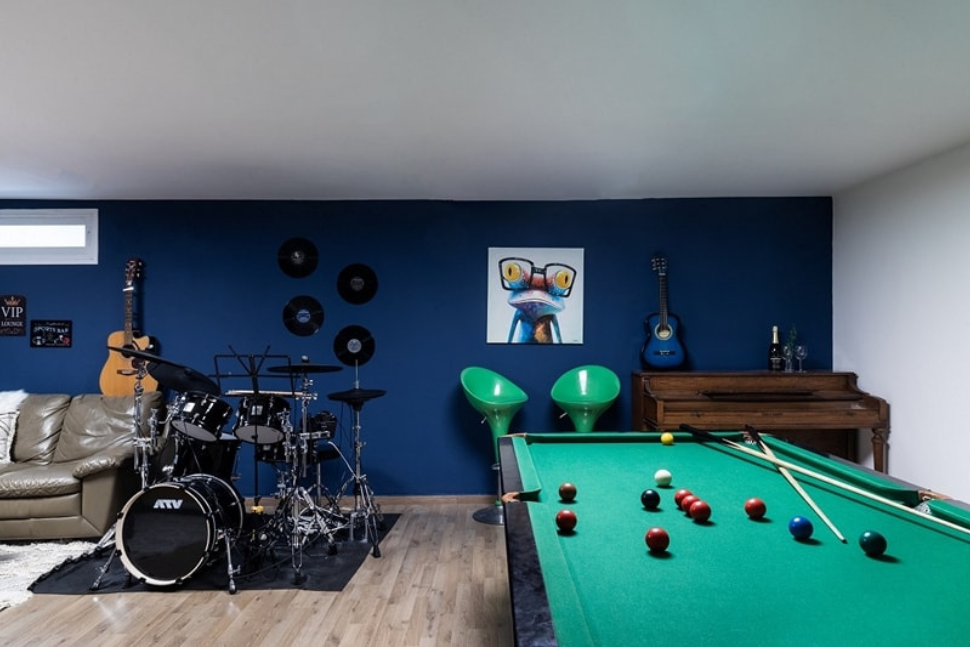 חדר מוסיקה במרתף