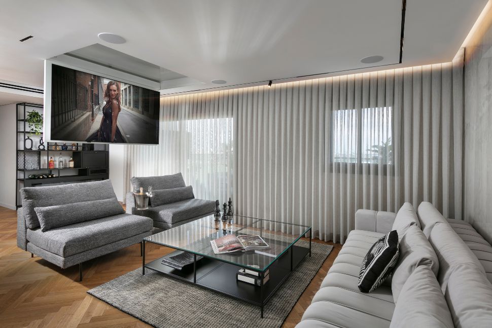 טלוויזיה בתקרה