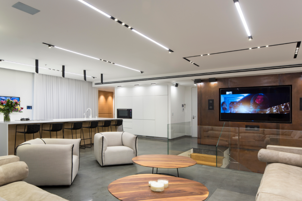 טלוויזיה במדרגות