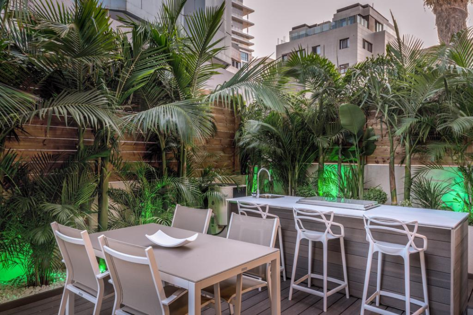 פינות ישיבה בחצר