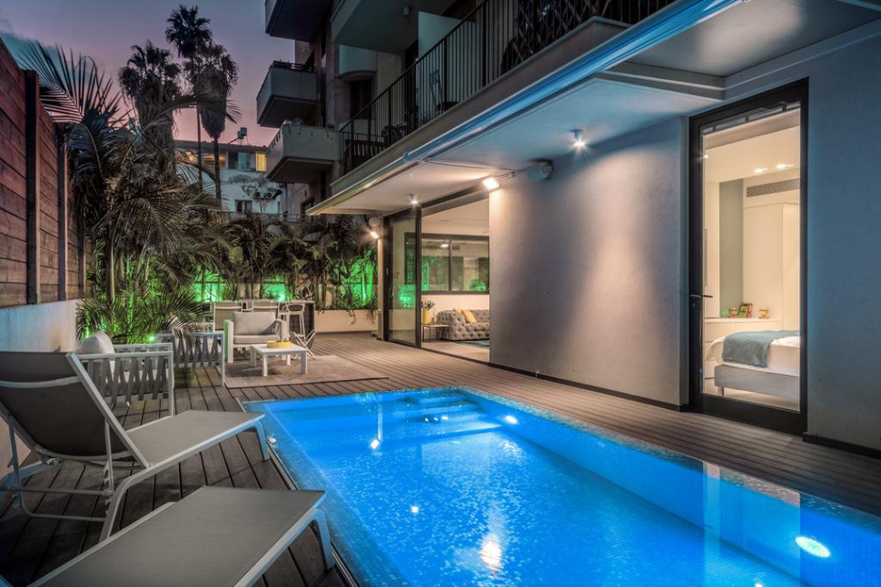 גינה בדירת גן מוארת