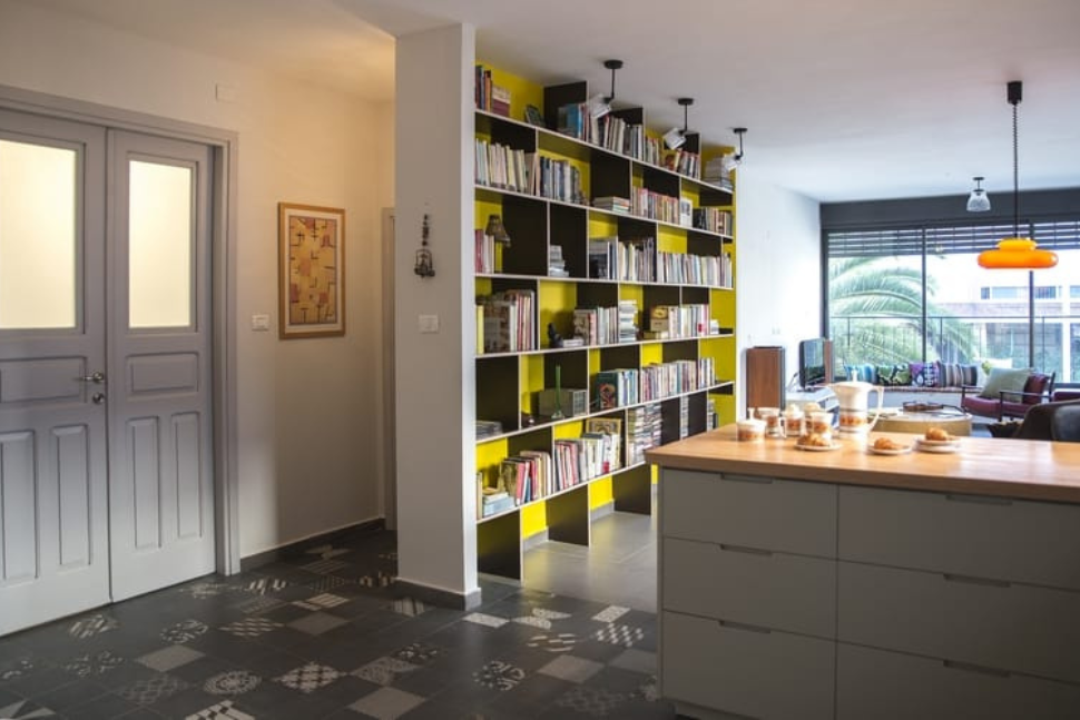 ספרייה בסלון