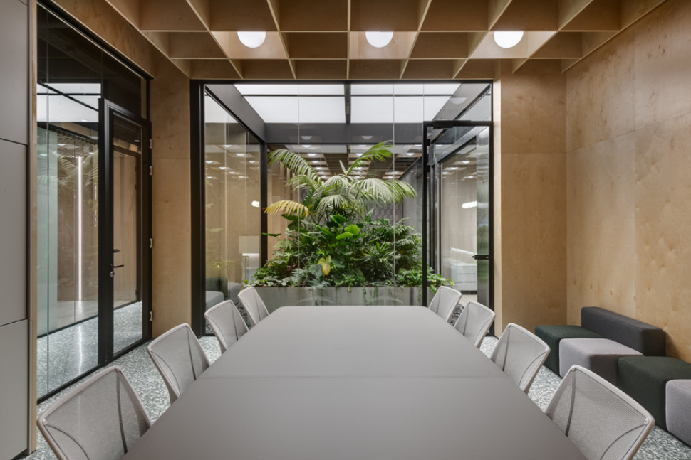 פטיו במשרדי תל עד