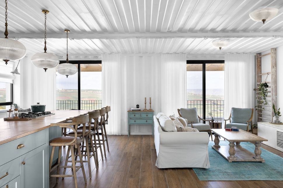 סלון ומטבח כפרי