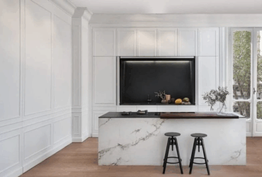 Pantone חושפת את צבע השנה ל-2026: Cloud Dancer — הלבן שמגדיר מחדש את עולם העיצוב