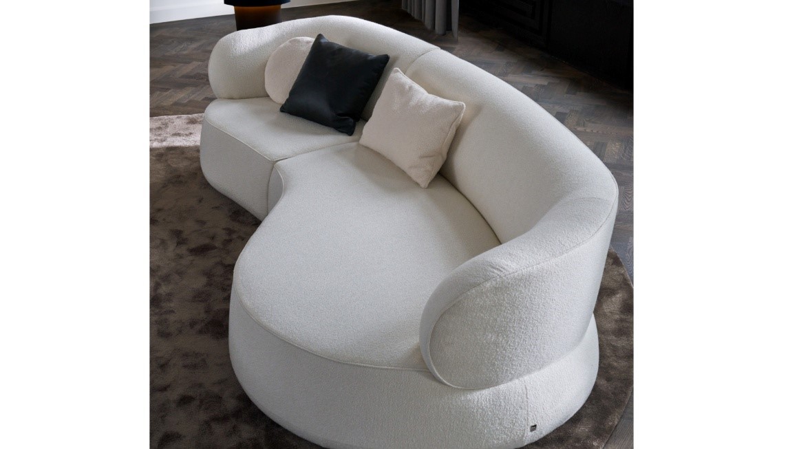 • NIMBO – ספת פרימיום של BW Bielefelder Werkstätten עיצוב אורגני של לוסי קולדובה, המשלב נוחות מרשימה עם קו פיסולי רך