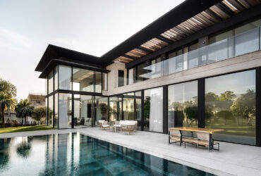 Vector House: ארכיטקטורה של זרימה — חיבור בלתי פוסק בין פנים, חוץ ונוף